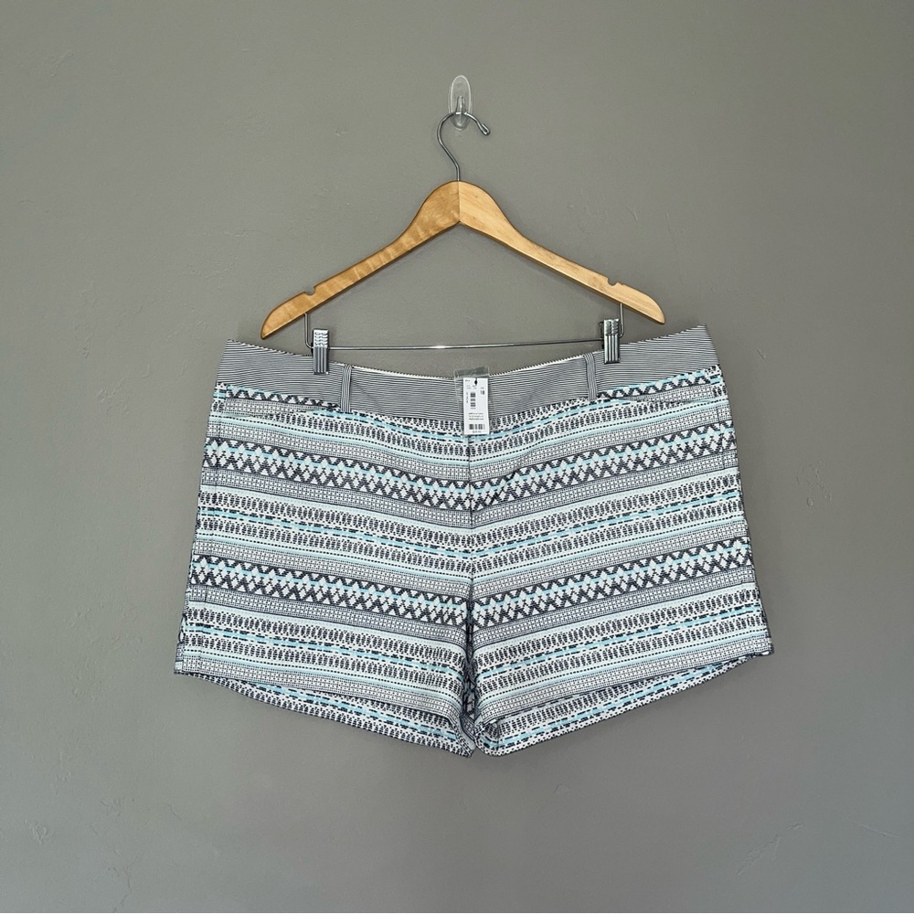 The Limited NWT Embroidered Geometric Jacquard Print Aztec Boho Chino Shorts 18